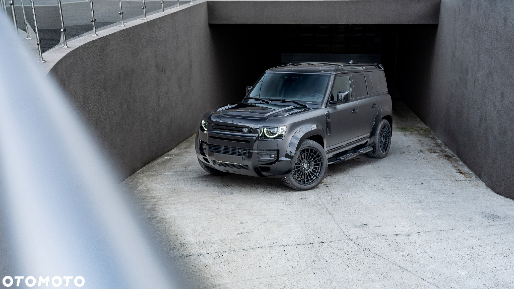 Land Rover Defender - 31