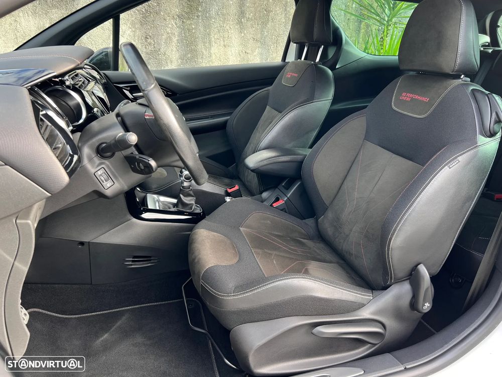 DS DS3 PureTech 110 Start & Stop SoChic - 13