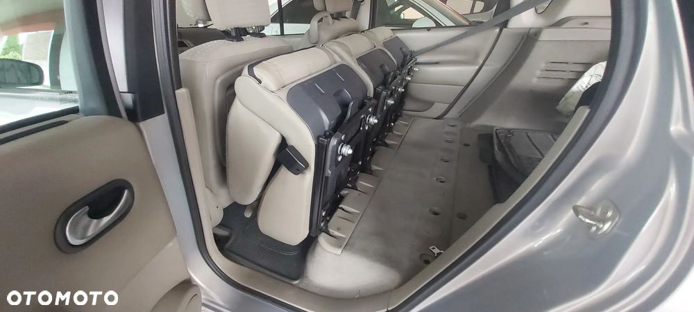 Renault Scenic 1.9 dCi Luxe Privilege - 9