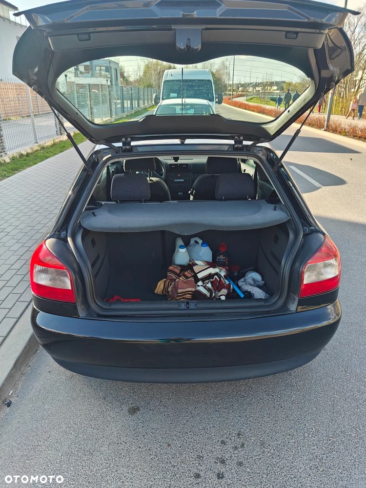 Audi A3 3-drzwiowe 1.6 Ambiente - 4