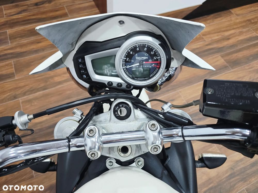 Triumph Street Triple - 5