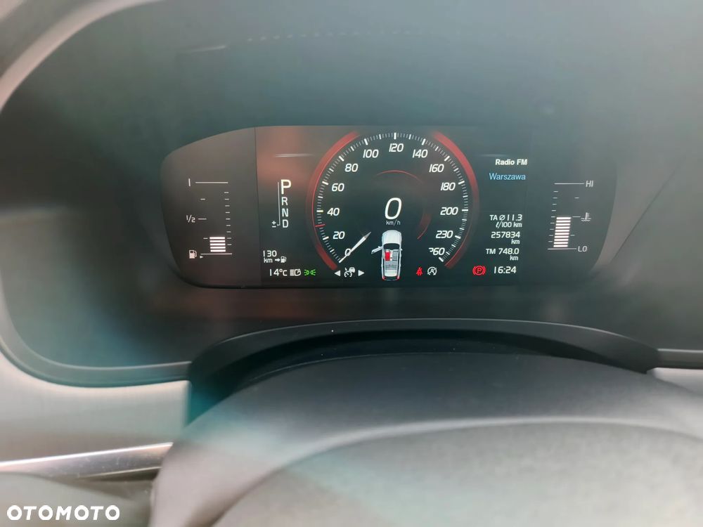 Volvo V90 D5 AWD Momentum - 26
