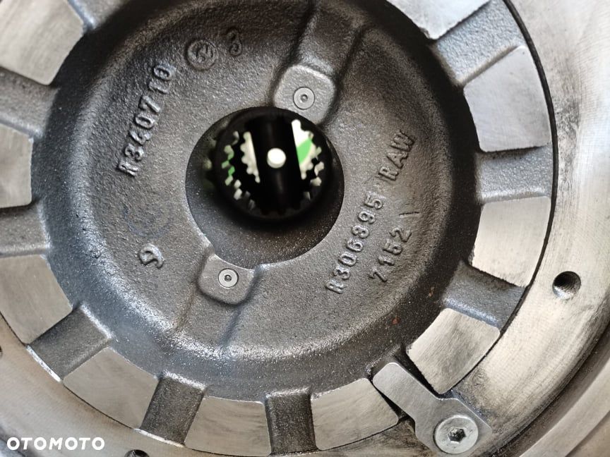 John Deere 6155 R WOM tylny R545140 - 15