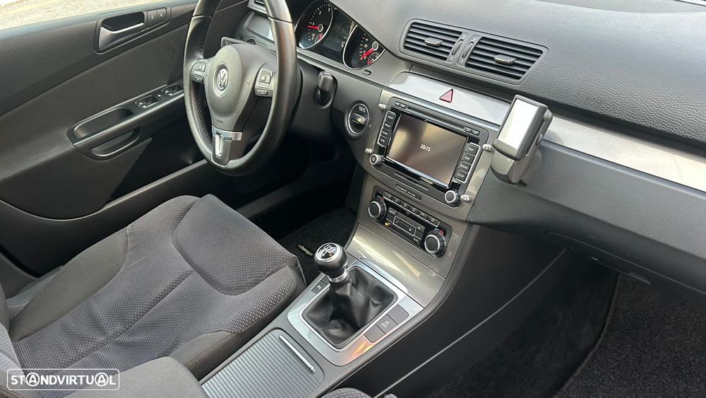 VW Passat Variant 1.6 TDI DPF BlueMotion Comfortline - 8