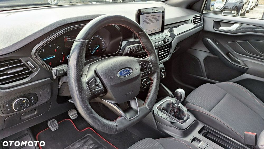 Ford Focus 1.5 EcoBlue Start-Stopp-System ST-LINE DESIGN - 30