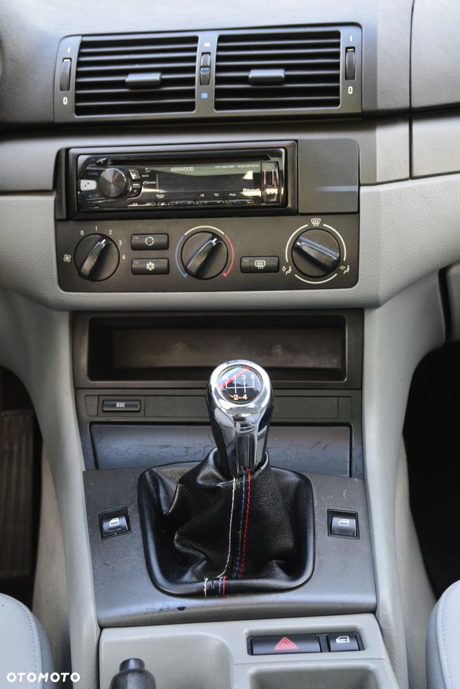 BMW Seria 3 318i - 36