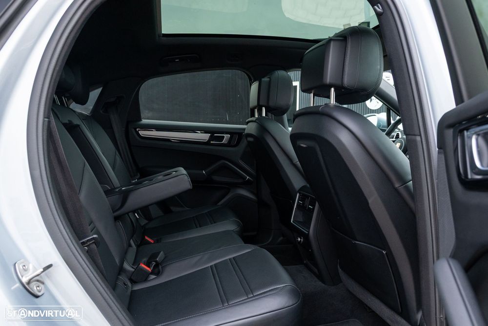 Porsche Cayenne Coupé E-Hybrid - 21