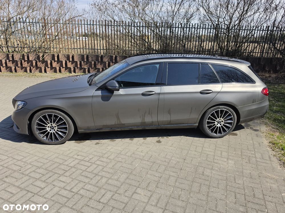 Mercedes-Benz Klasa E 220 d 9G-TRONIC - 4