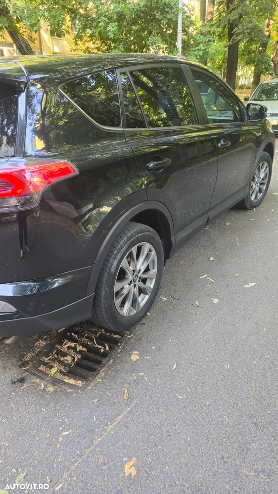 Toyota RAV4 - 3
