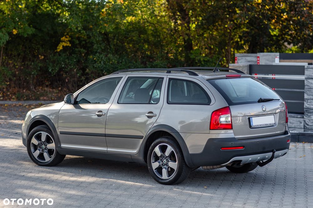 Skoda Octavia 2.0 TDI DPF 4x4 DSG Scout - 15