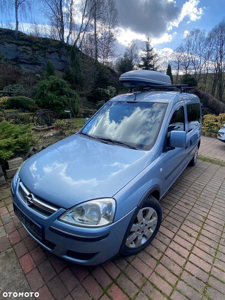 Opel Combo Tour - 1