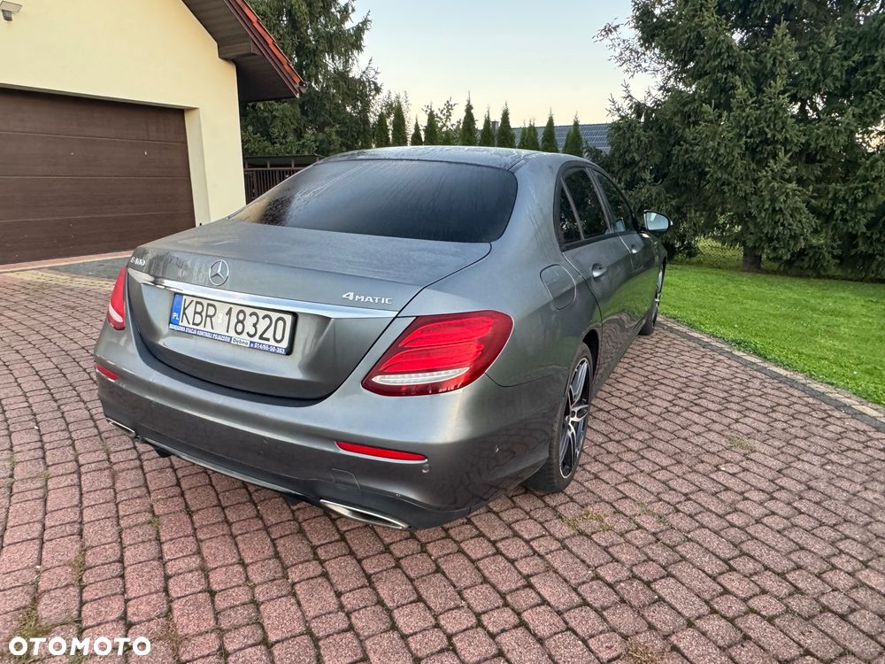 Mercedes-Benz Klasa E 400 4-Matic 9G-TRONIC - 6