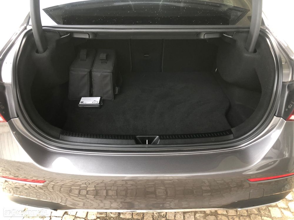 Mercedes-Benz A 250 Limousine e AMG Line - 18