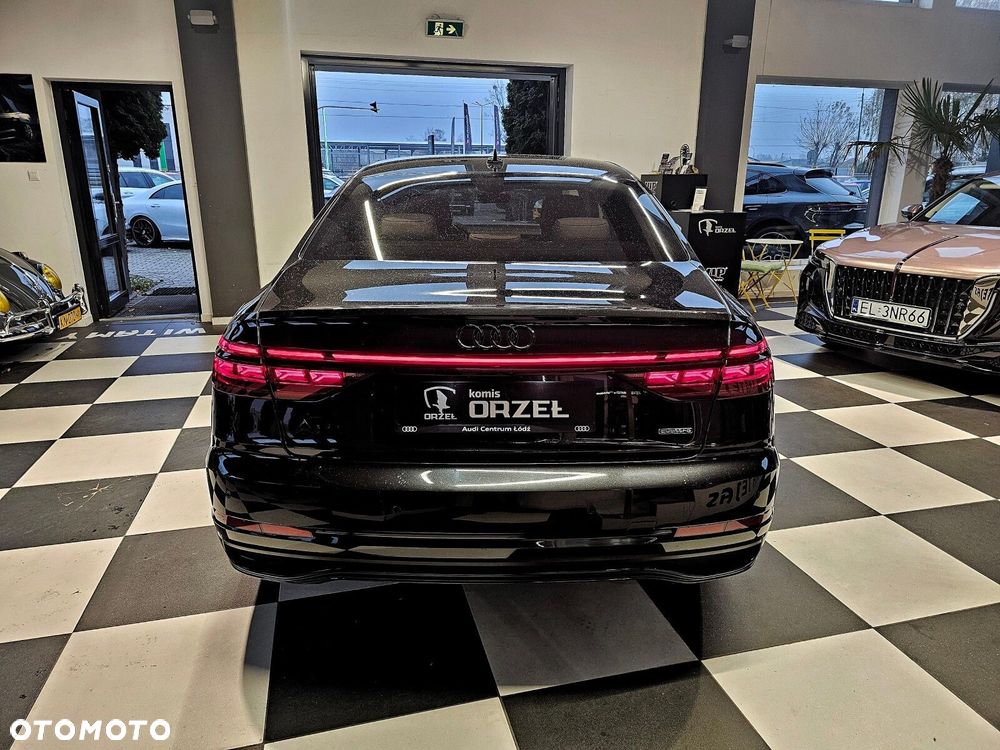 Audi A8 - 6