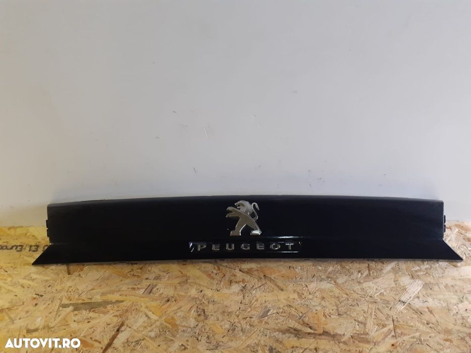Ornament Emblema Haion Hayon Peugeot 5008 Model 2018-2020 - 1