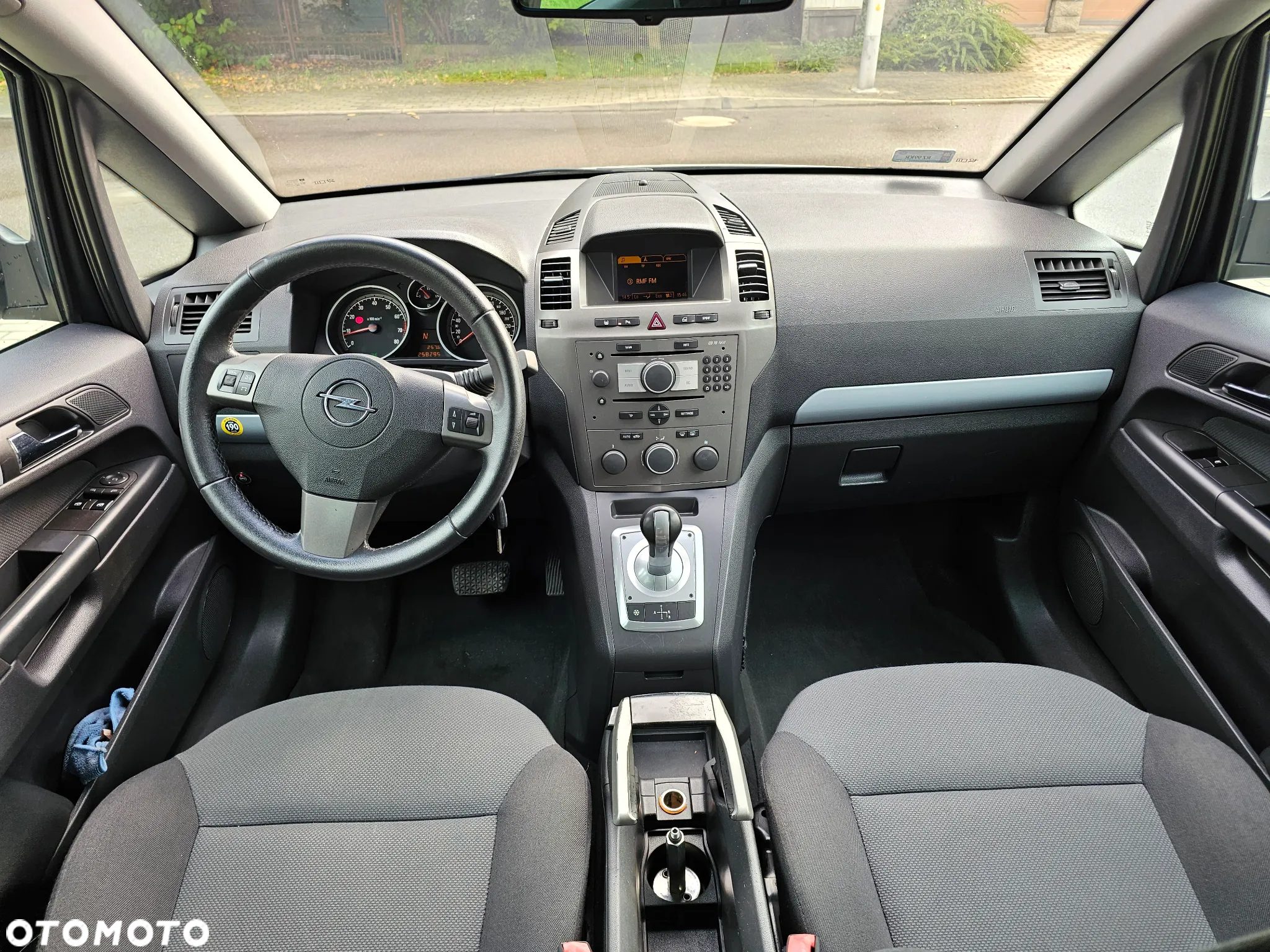 Opel Zafira 1.8 Cosmo Easytronic - 6