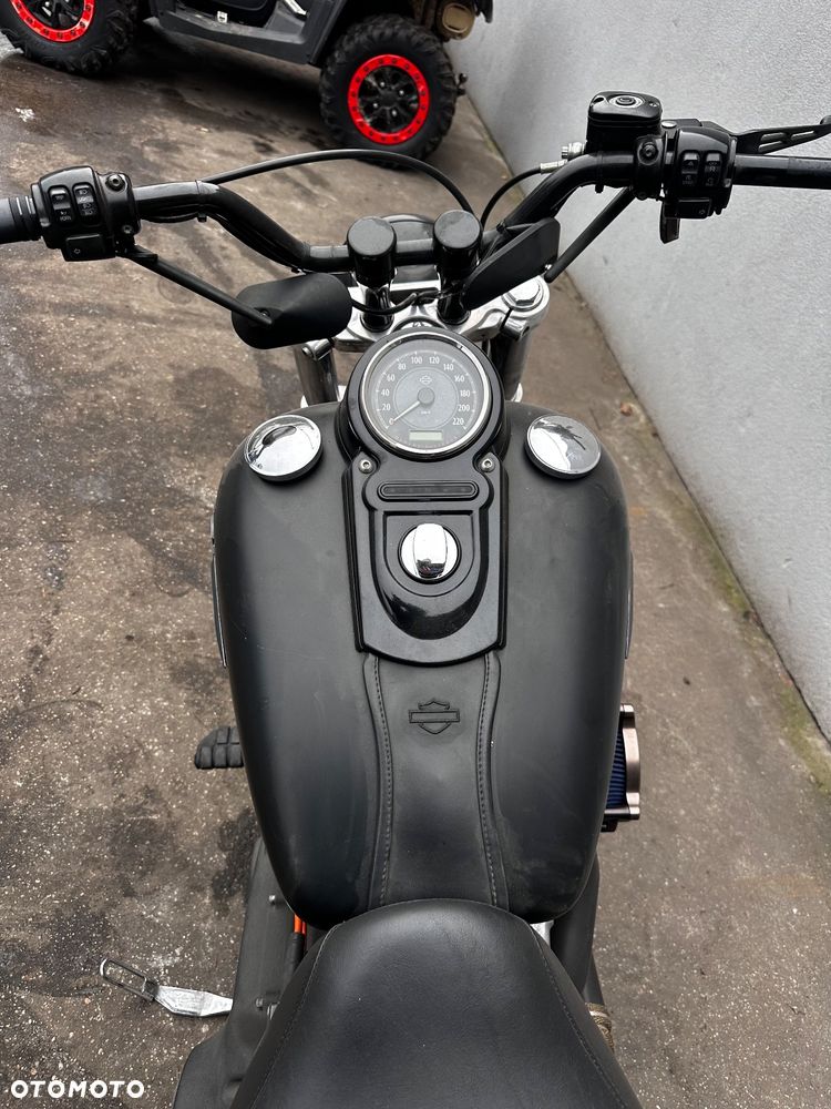 Harley-Davidson Dyna Fat Bob - 8