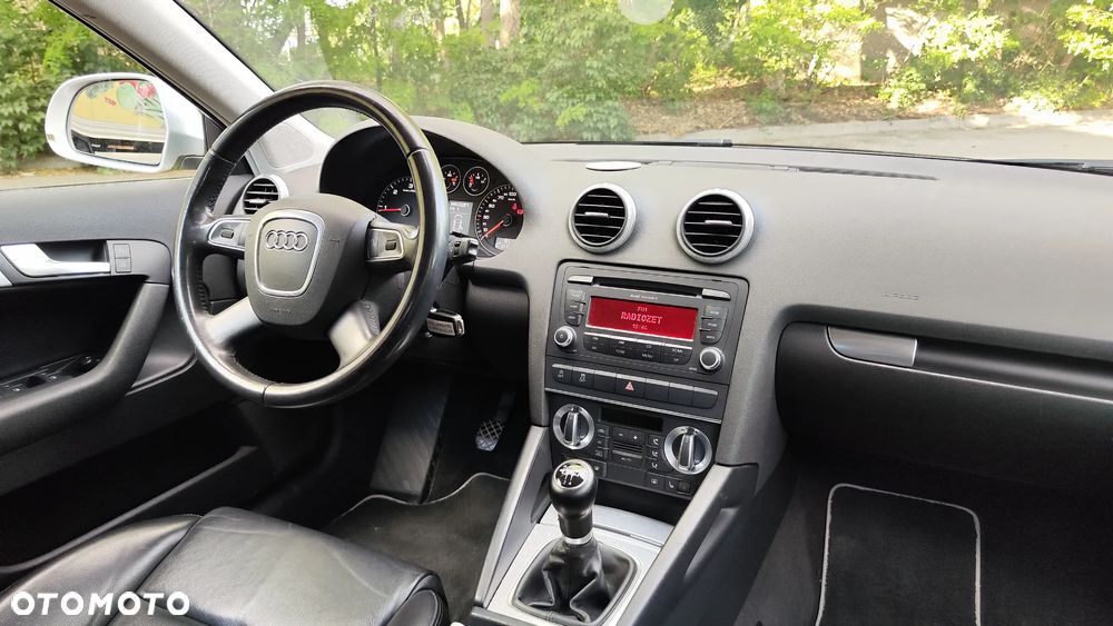Audi A3 Sportback 1.6 TDI DPF Attraction - 28