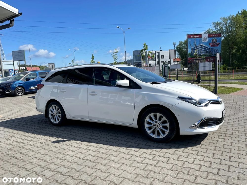 Toyota Auris - 15