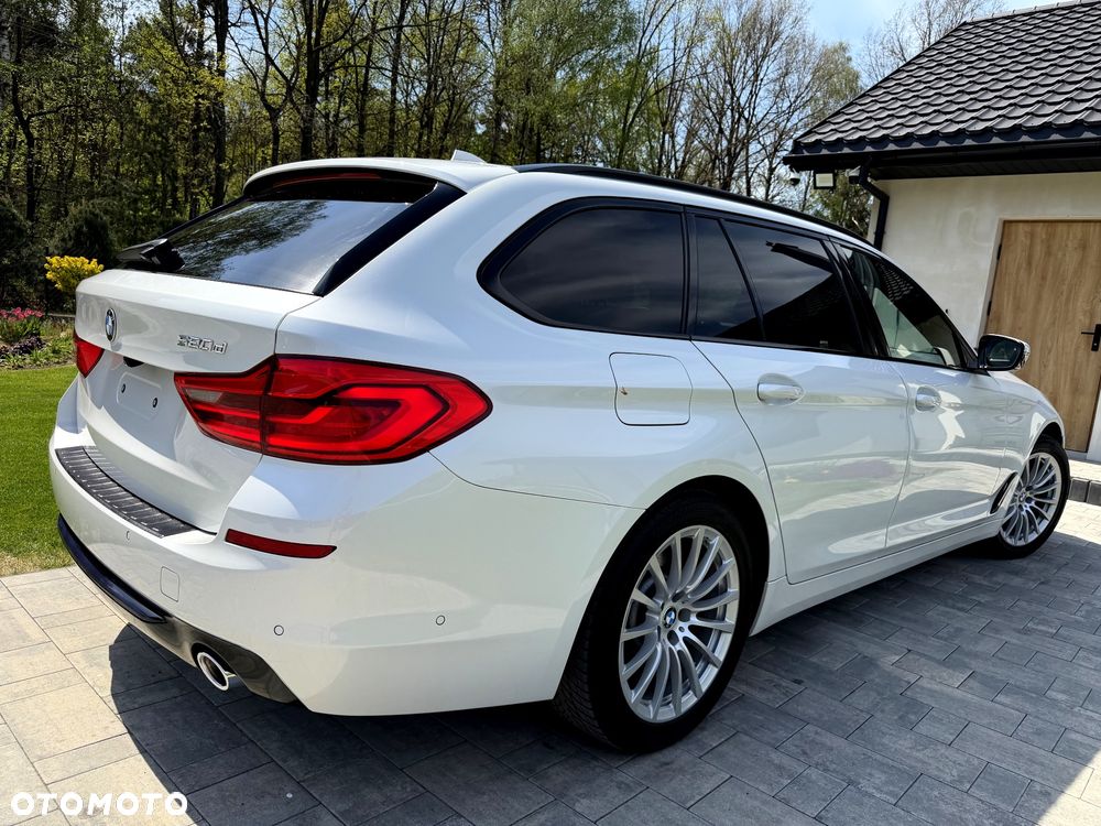 BMW Seria 5 520d Sport Line - 17