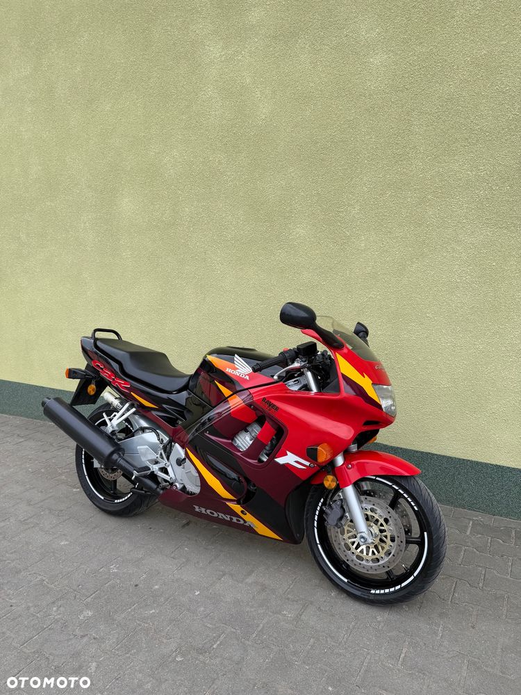 Honda CBR - 1
