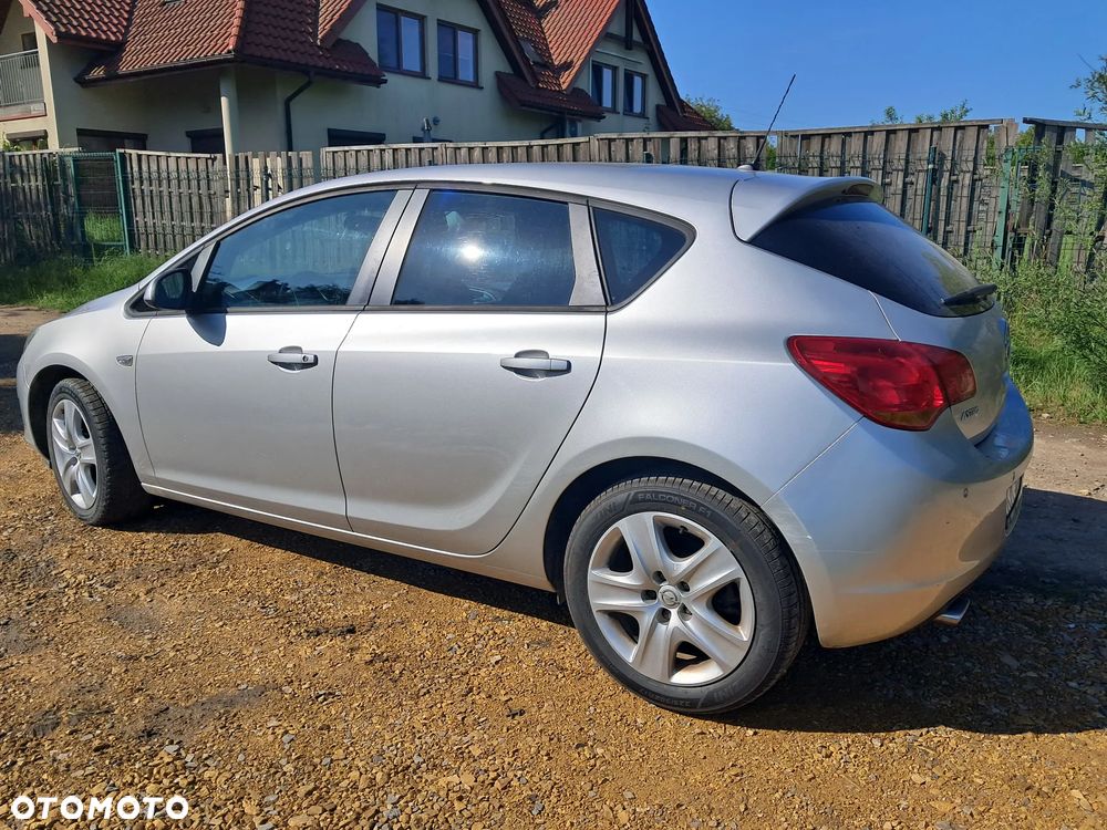 Opel Astra 2.0 CDTI DPF Automatik Cosmo - 1