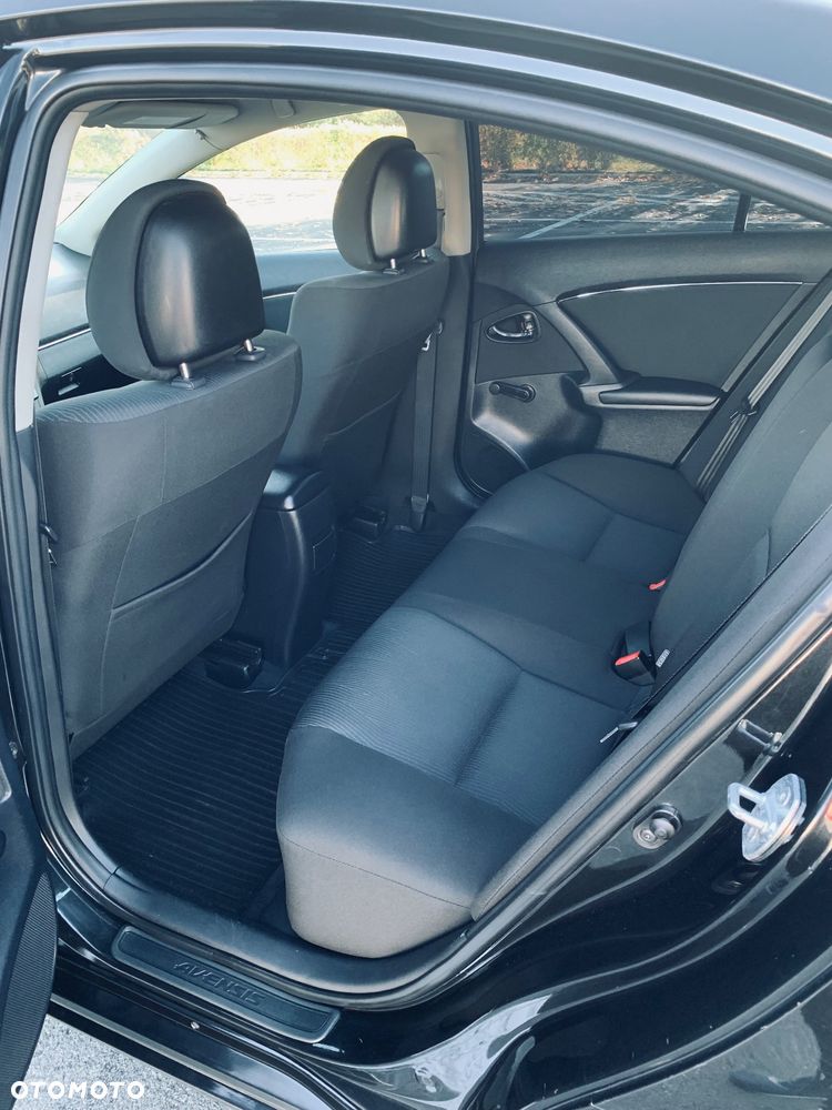 Toyota Avensis 1.8 Sol - 4