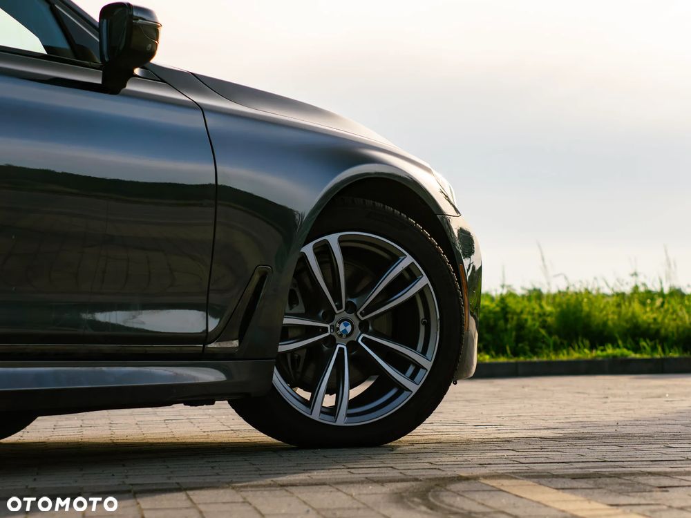 BMW Seria 7 740Li - 3