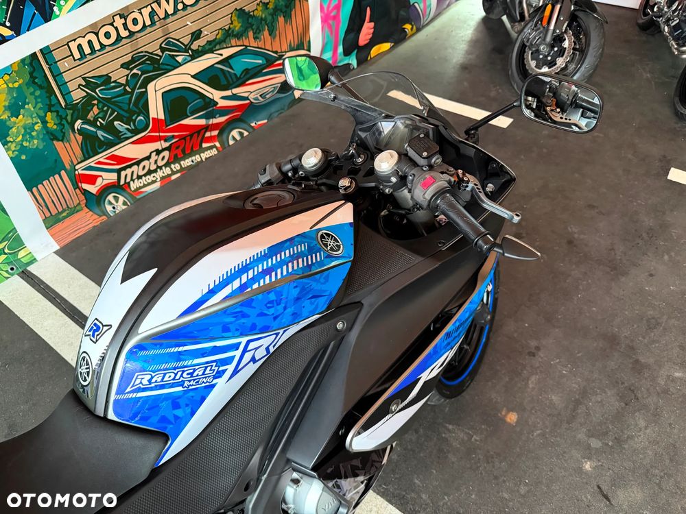 Yamaha YZF - 8