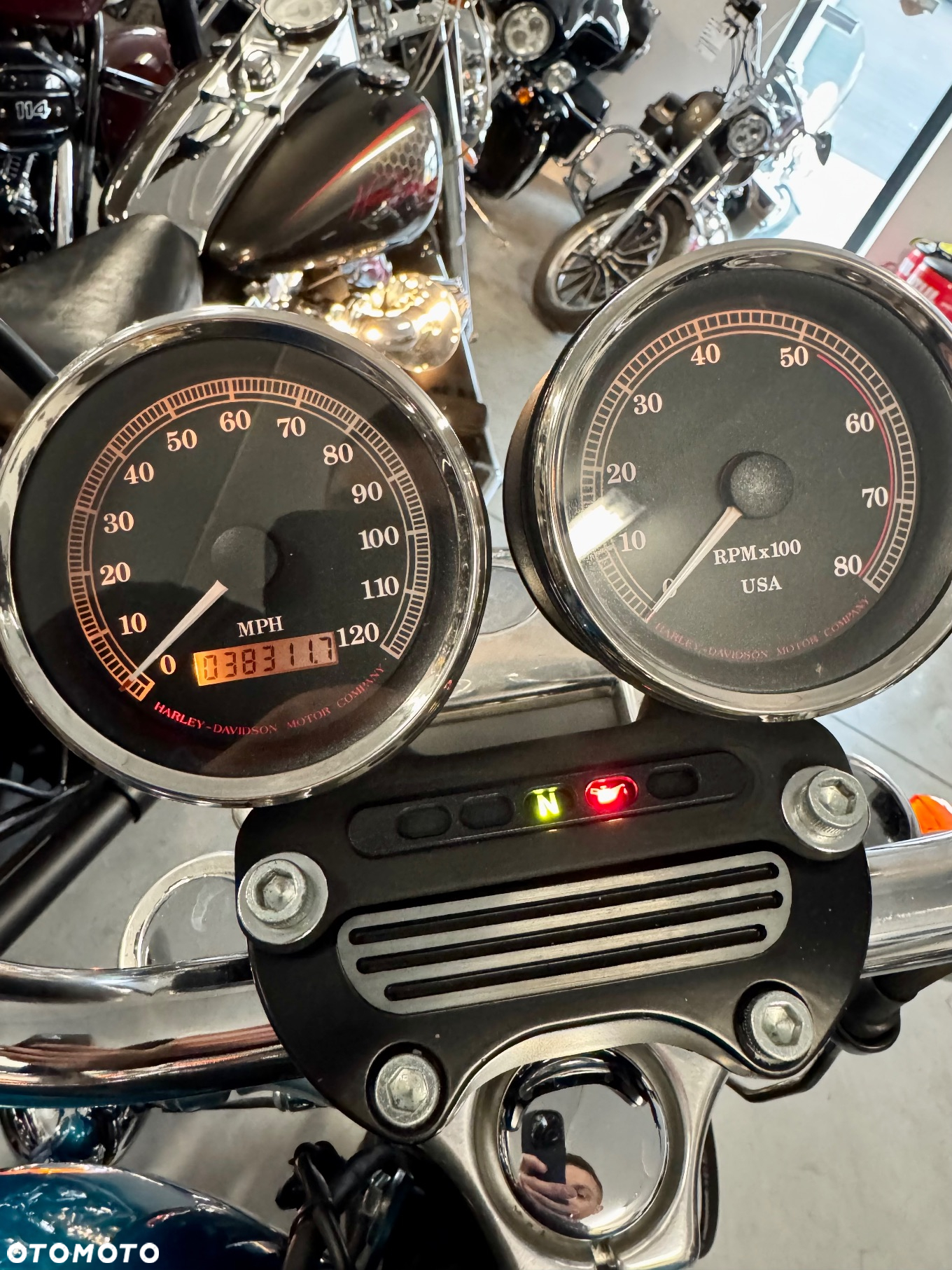 Harley-Davidson Dyna Glide - 11