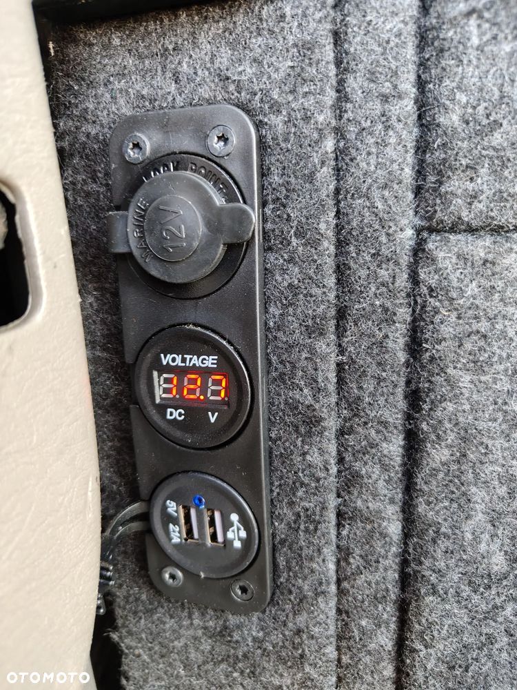 Jeep Cherokee - 23