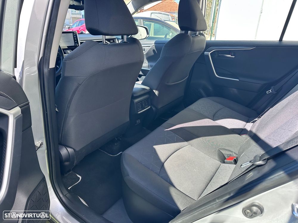 Toyota RAV4 2.5 HDF Comfort — fotografia 6