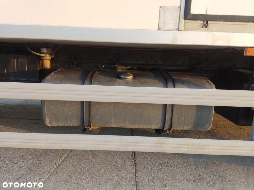 Renault DXI 270 koni, chłodnia, 18 dmc ,agregat , długość 7.2  15 palet - 9