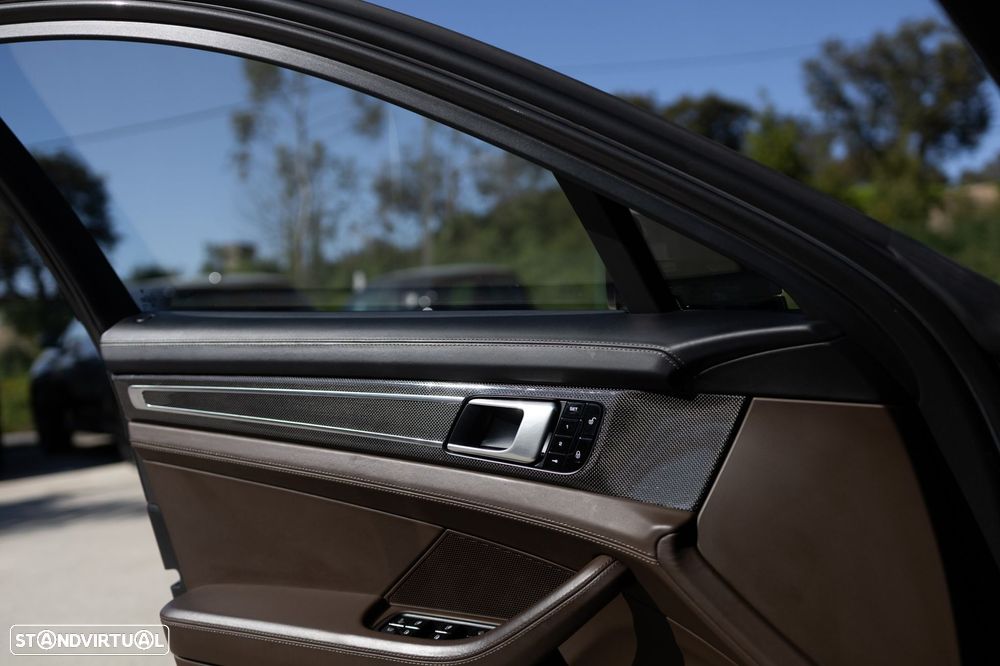 Porsche Panamera Sport Turismo 4 E-Hybrid - 28