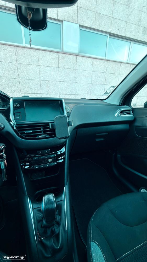 Peugeot 208 1.4 HDi Allure - 10