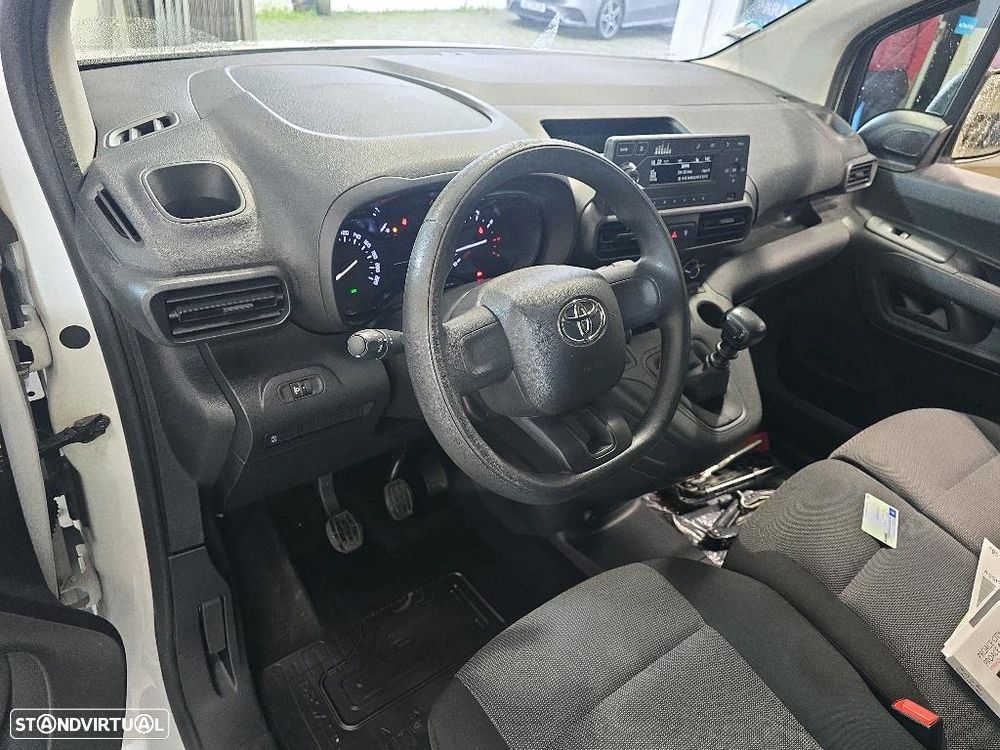 Toyota PROACE CITY CX.6 VELOCIDADES - 7