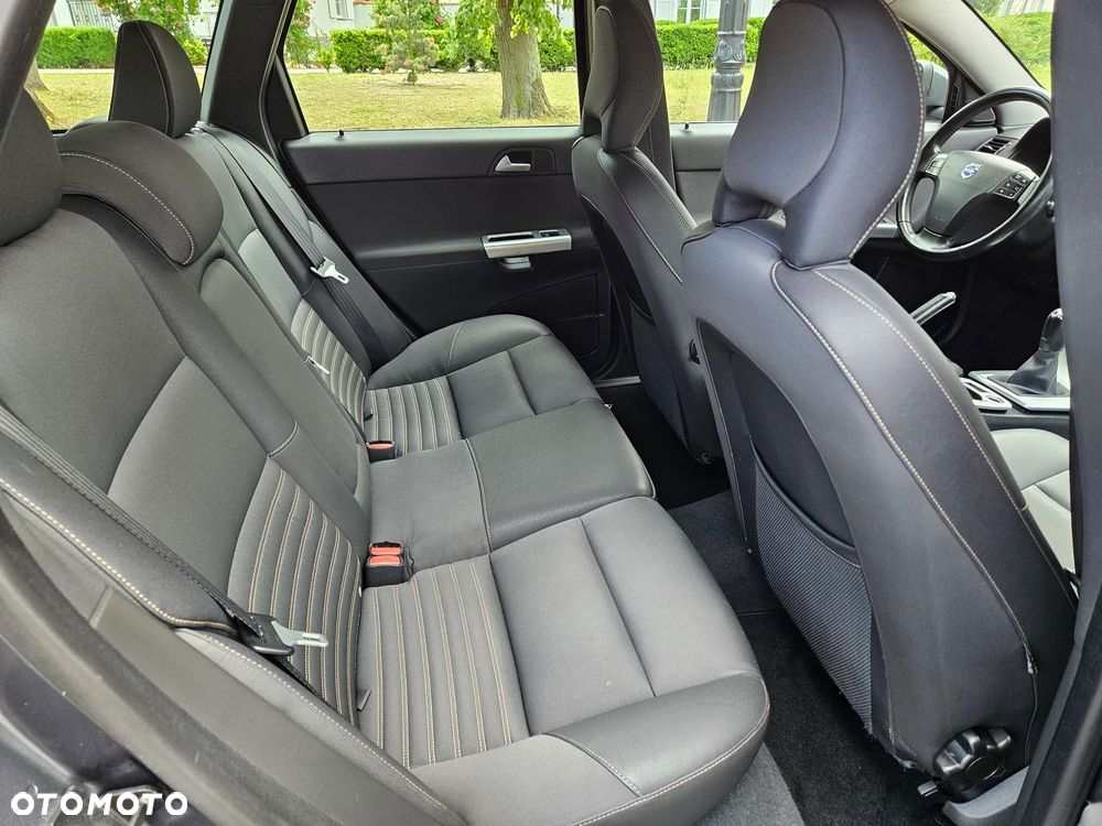 Volvo V50 - 27