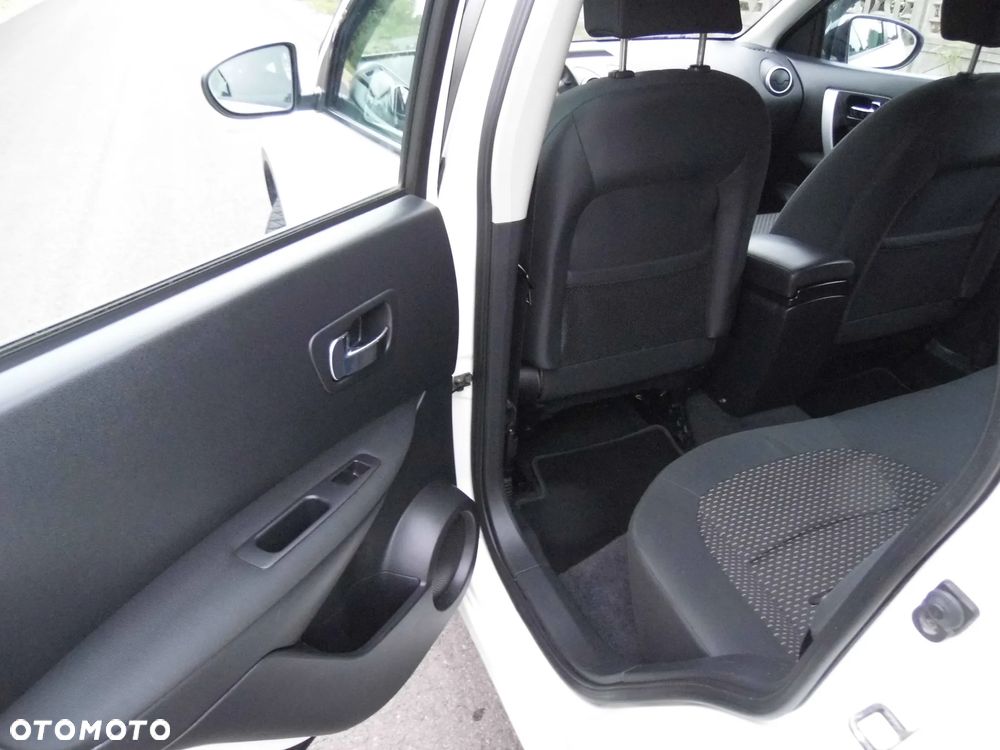 Nissan Qashqai 1.6 visia - 23