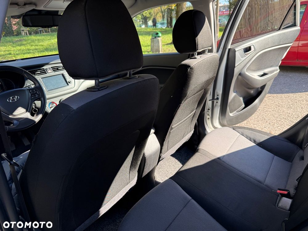 Hyundai i20 - 16