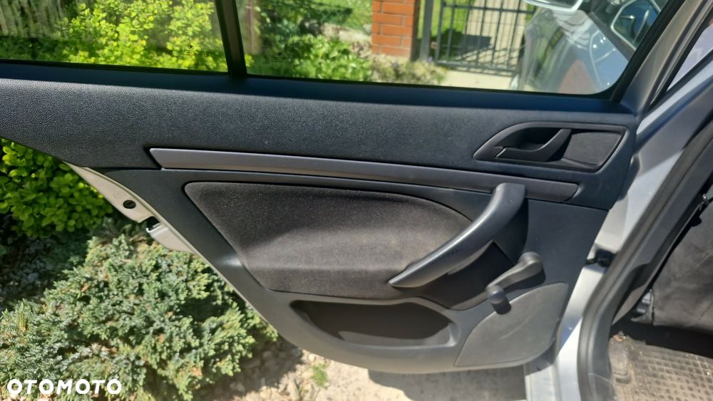Skoda Octavia 1.6 Elegance - 12