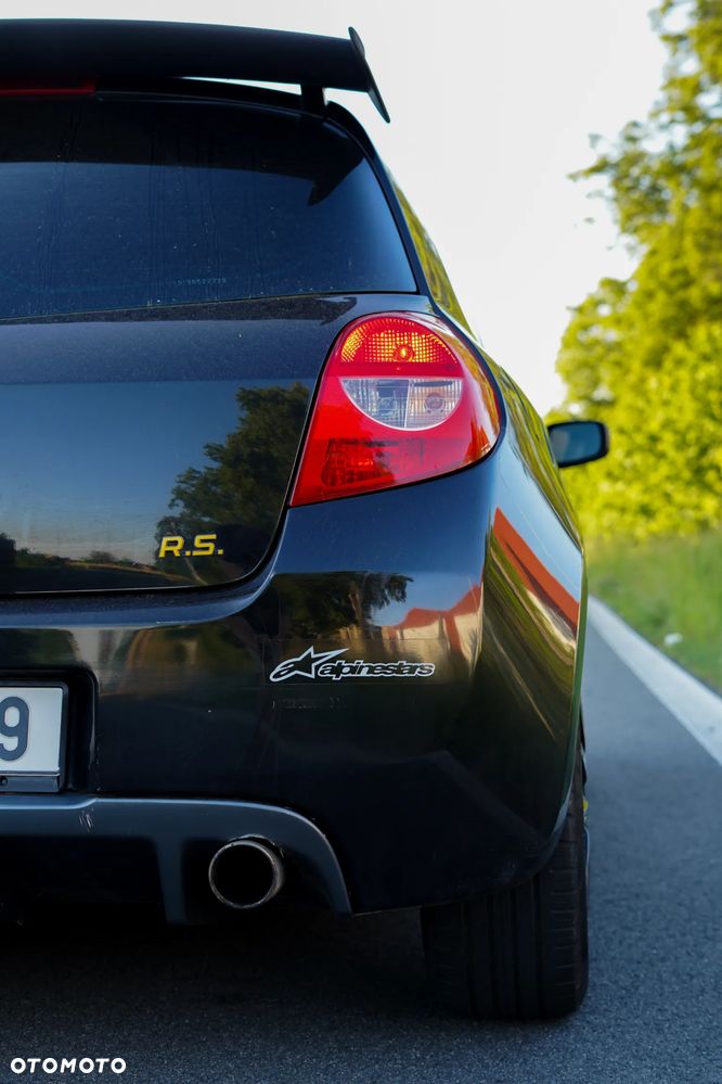Renault Clio Sport F1-Team R27 - 17