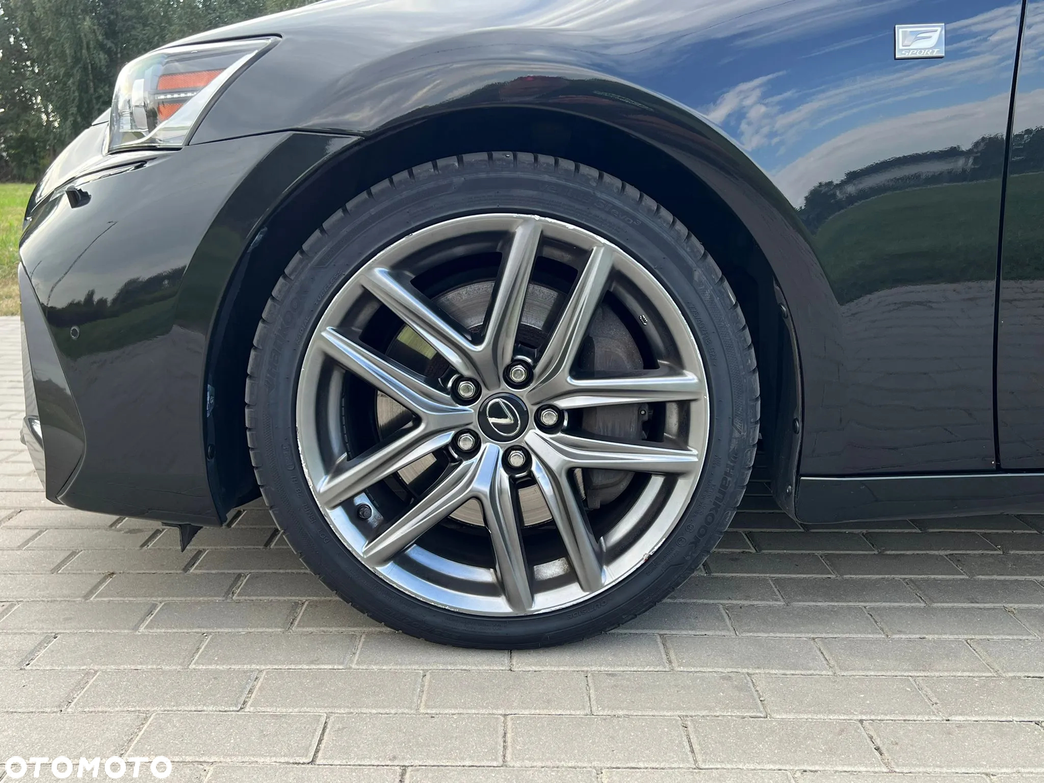 Lexus IS 200t / 300 F Sport - 16