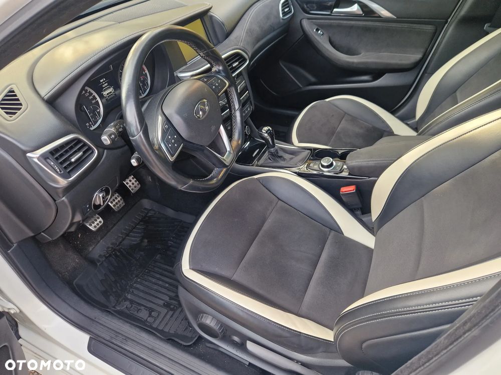 Infiniti Q30 1.5d Premium - 9