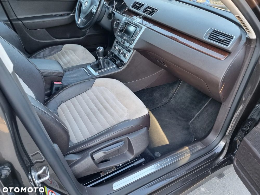 Volkswagen Passat 2.0 TDI Highline - 20