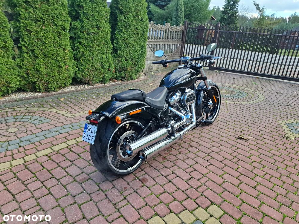 Harley-Davidson Softail Breakout - 7