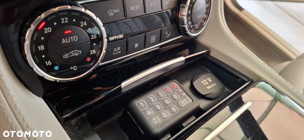 Mercedes-Benz CLS 350 CDI 4-Matic BlueEff - 11