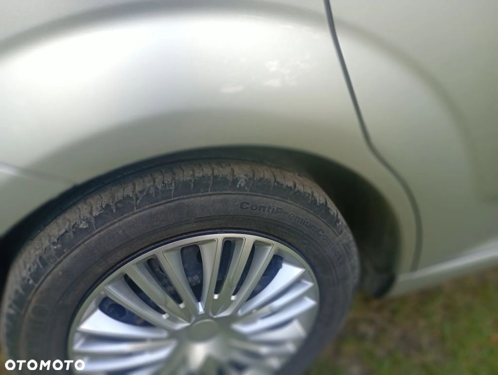 Toyota Corolla Verso 2.2 D-4D Sol 7os - 10