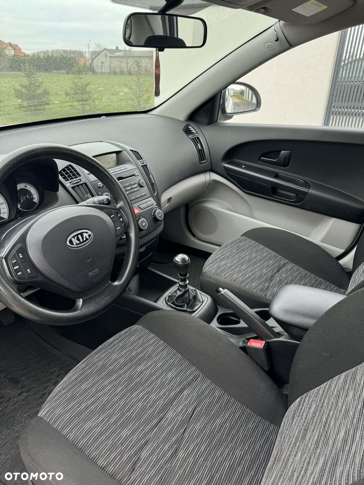 Kia Ceed 1.6 Crdi Comfort - 4