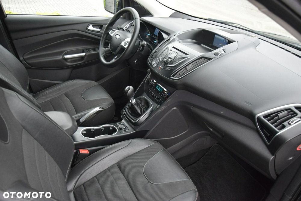 Ford Kuga 2.0 TDCi 4x2 Titanium - 37