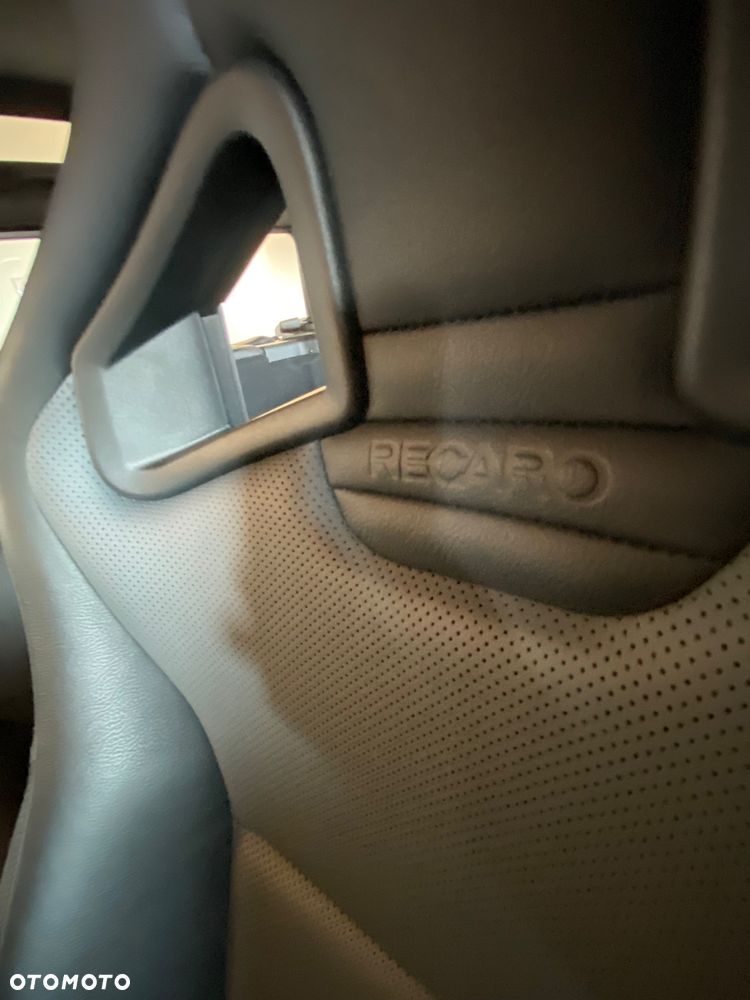 Land Rover Defender - 37